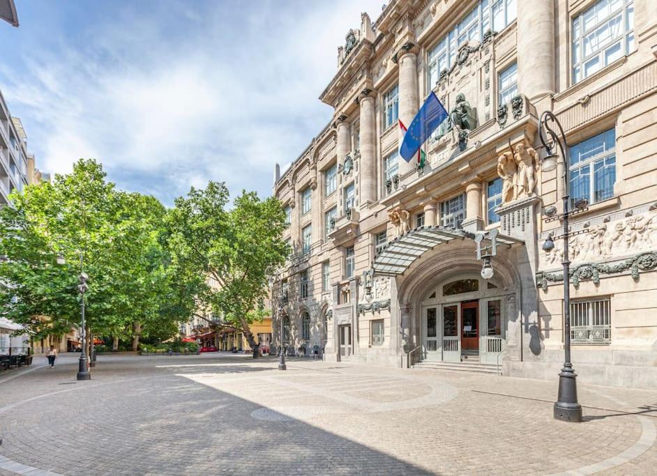 Liszt Ferenc Square Panorama Apt บูดาเปสต์ ภายนอก รูปภาพ